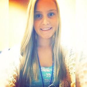 Meet your Posher, Hali